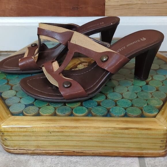 💜5/$25 size 6.5 etienne agnier heeled sandals - Picture 4 of 5